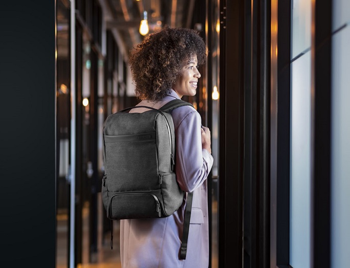 Travelite Meet Lapto-Rucksack für 15,6" Anthrazit | jetzt online kaufen auf  Koffer.de ✓